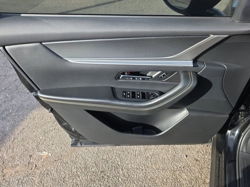 Used 2025 MAZDA CX-70 Plug-In Hybrid w/ Premium Pkg image 13