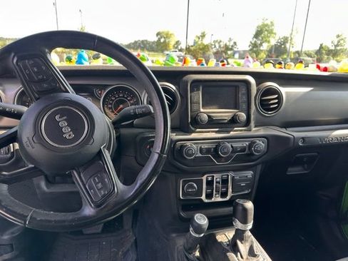 Used 2019 Jeep Wrangler Unlimited Sport S AWD/4WD image 16