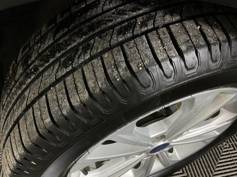 Used 2017 Ford Escape SE w/ Equipment Group 201A image 42