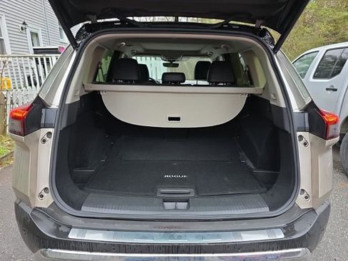 Used 2023 Nissan Rogue Platinum w/ Platinum Premium Package AWD/4WD image 3