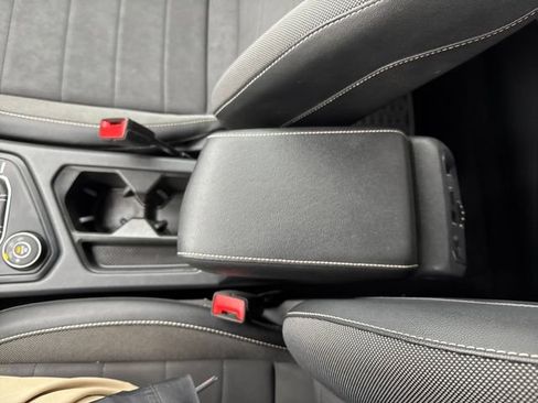 Certified 2022 Volkswagen Taos SE image 28