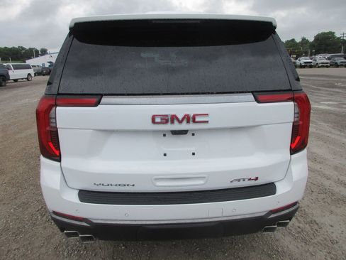 New 2026 GMC Yukon AT4 w/ AT4 Premium Plus Package AWD/4WD image 5
