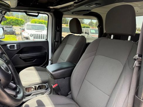 Used 2023 Jeep Wrangler Sport AWD/4WD image 15