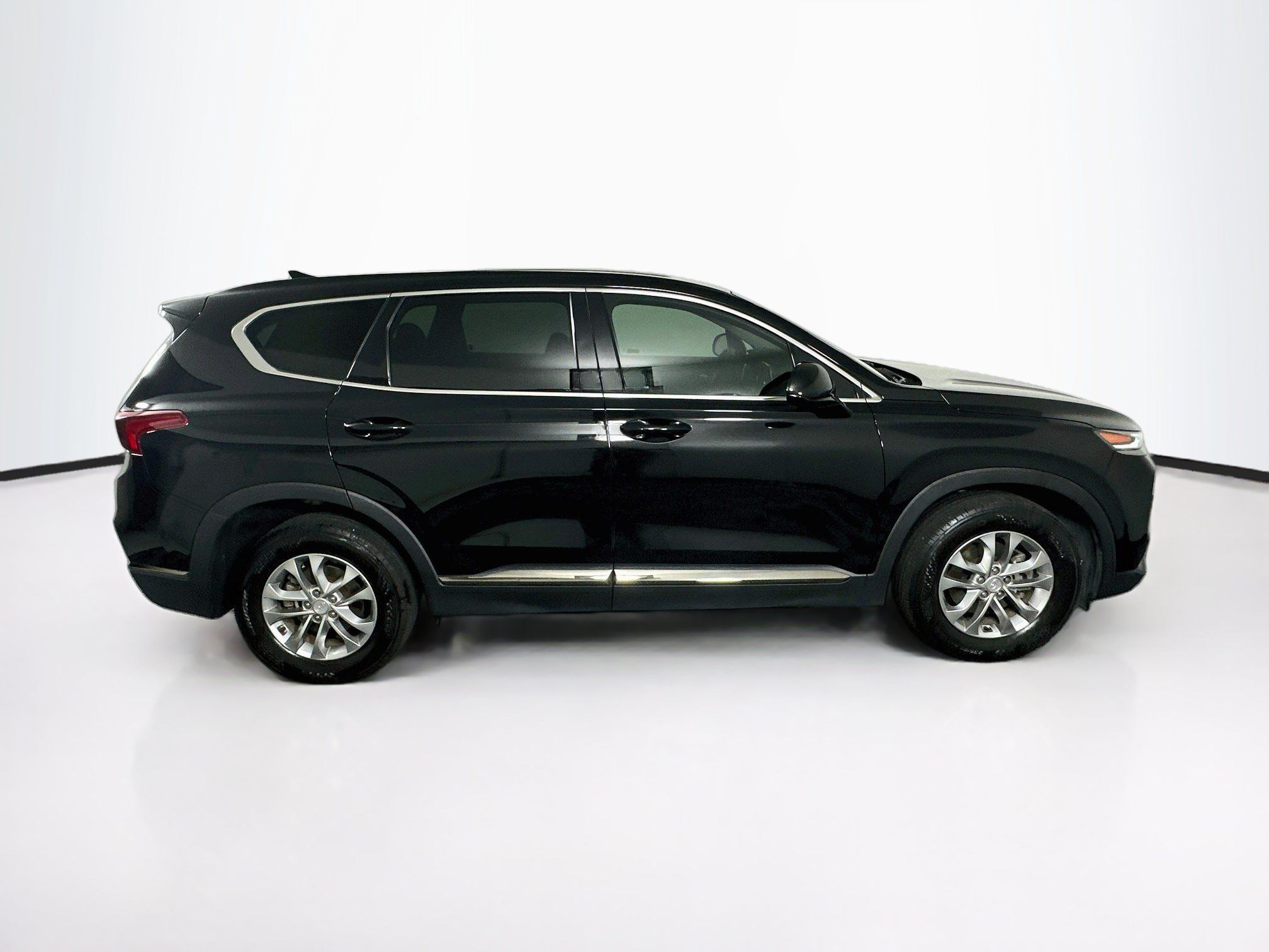 Used 2019 Hyundai Santa Fe SEL FWD image 10