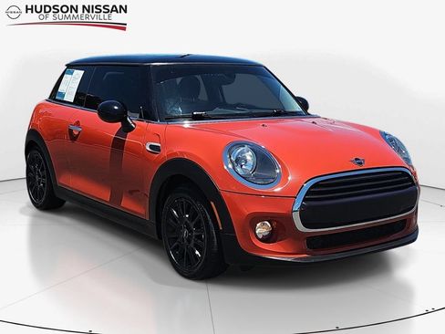 Used 2019 MINI Cooper 2-Door Hardtop FWD image 1