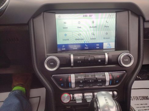 Used 2020 Ford Mustang Premium image 18