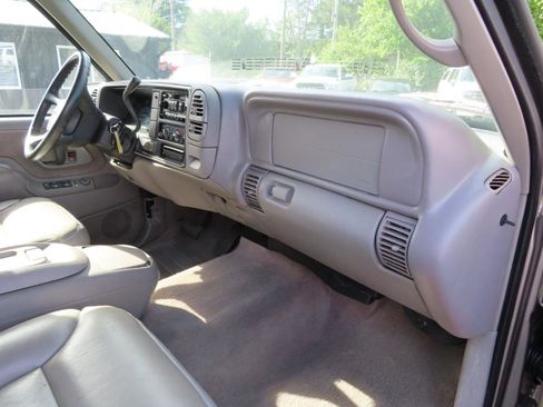 Used 1999 Chevrolet Suburban 2500 w/ Preferred Equipment Group 3 AWD/4WD image 52