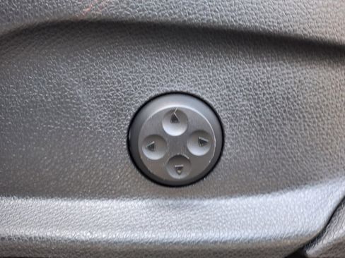 Used 2018 Mercedes-Benz GLC 300 4MATIC image 14