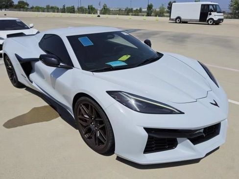 Used 2024 Chevrolet Corvette Z06 RWD image 2