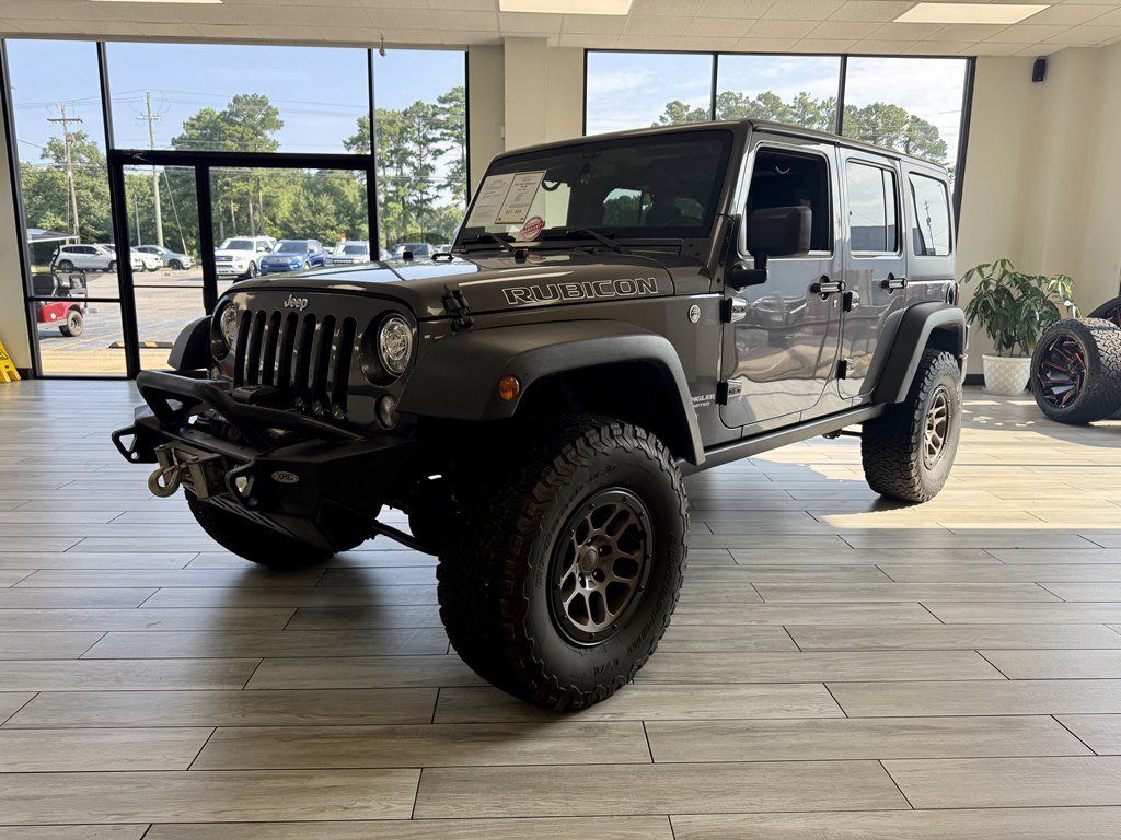 Used 2017 Jeep Wrangler Unlimited Rubicon w/ Connectivity Group AWD/4WD image 3