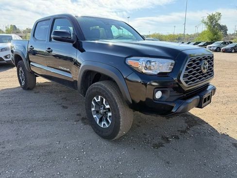 Used 2023 Toyota Tacoma TRD Off-Road AWD/4WD image 7
