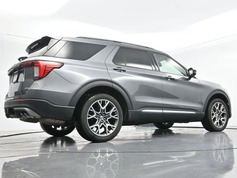 Used 2025 Ford Explorer Platinum w/ Ultimate Package AWD/4WD image 51