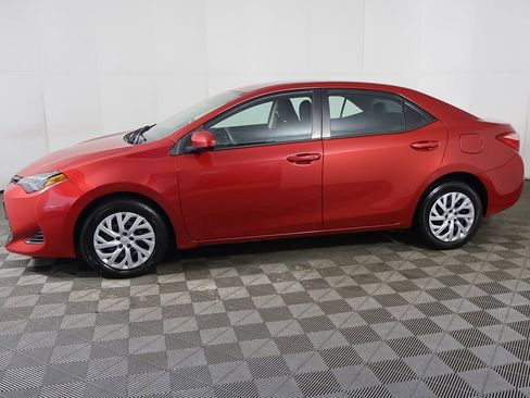 Used 2019 Toyota Corolla LE image 15