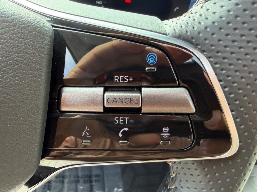 Used 2024 Nissan Ariya AWD image 15