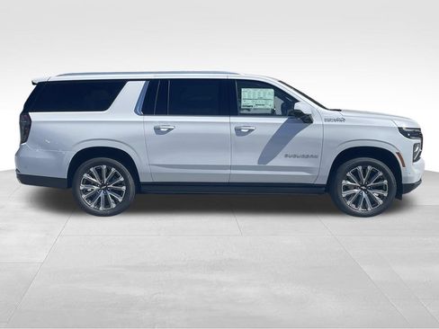 New 2026 Chevrolet Suburban High Country AWD/4WD image 2