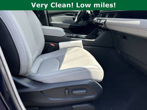 Used 2025 Honda Pilot EX-L image 15