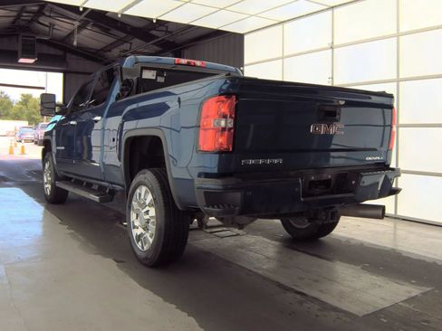 Used 2017 GMC Sierra 2500 Denali w/ Duramax Plus Package AWD/4WD image 4