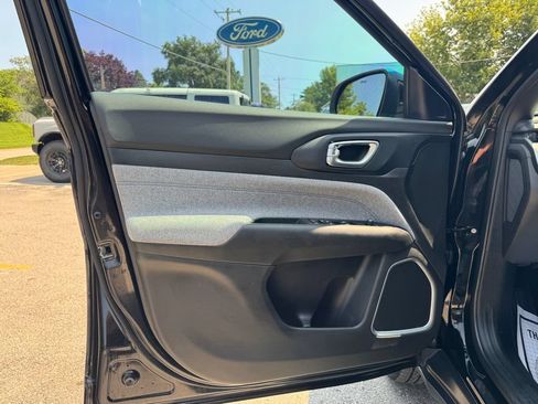 Used 2023 Jeep Compass Latitude w/ Convenience Group AWD/4WD image 15