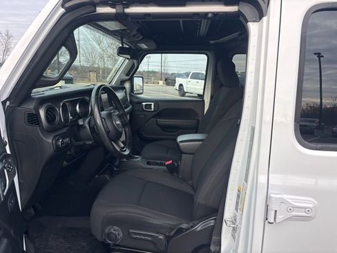 Used 2022 Jeep Gladiator Sport image 53