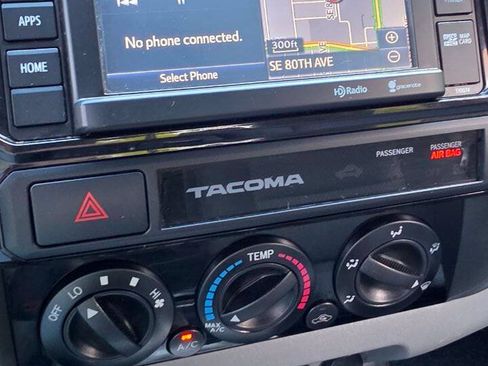 Used 2015 Toyota Tacoma 4x4 Double Cab w/ TRD Sport Package image 17