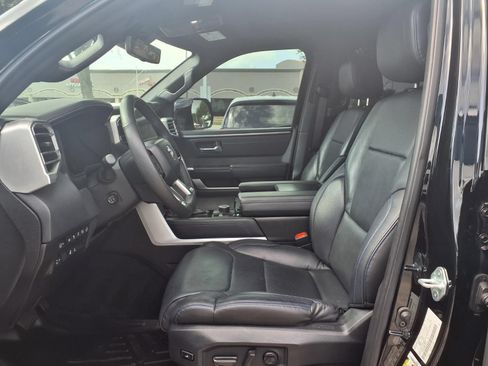 Used 2024 Toyota Sequoia Platinum AWD/4WD image 17