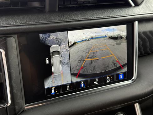 Used 2023 GMC Yukon Denali image 23