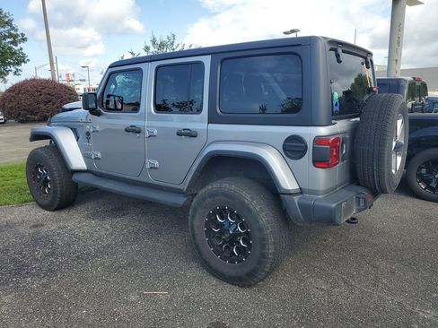Used 2020 Jeep Wrangler Unlimited Sahara AWD/4WD image 3