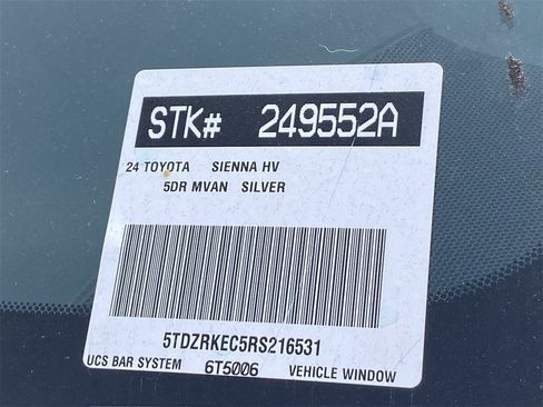 Certified 2024 Toyota Sienna Limited image 35