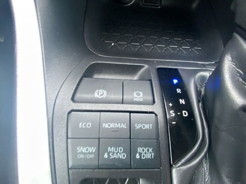 Used 2024 Toyota RAV4 LE AWD/4WD image 19