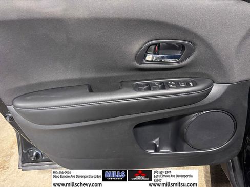 Used 2022 Honda HR-V LX image 9