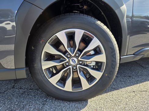 New 2025 Subaru Outback Limited image 32