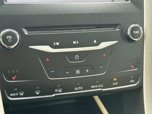 Used 2013 Ford Fusion SE FWD image 20