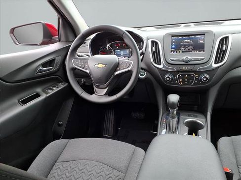Used 2024 Chevrolet Equinox LT image 10