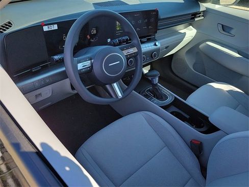 New 2026 Hyundai Kona SE image 6