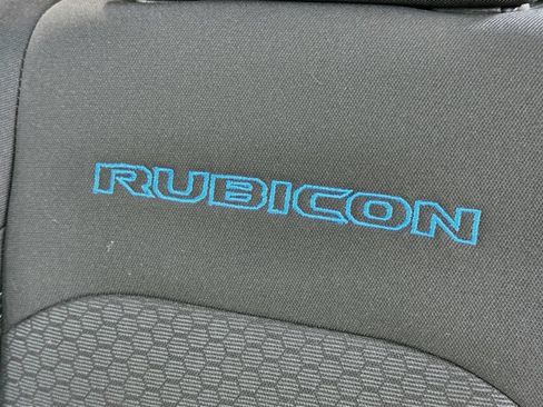 Used 2023 Jeep Wrangler Unlimited Rubicon 4xe w/ Cold Weather Group AWD/4WD image 15