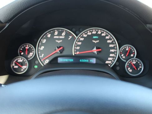 Used 2010 Chevrolet Corvette w/1LT w/ Roof Package image 20