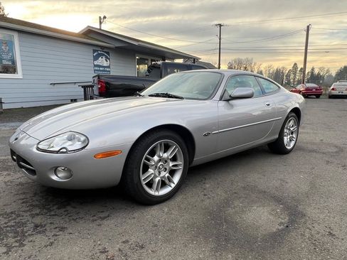 Used 2001 Jaguar XK8 Coupe image 3