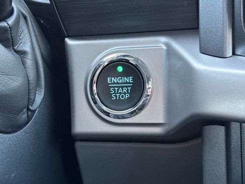 Certified 2022 Ford F150 XLT w/ Equipment Group 302A High image 21