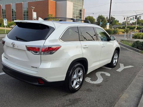 Used 2014 Toyota Highlander Limited Platinum AWD/4WD image 5