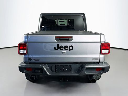 Used 2020 Jeep Gladiator Overland w/ Trailer Tow Package AWD/4WD image 6