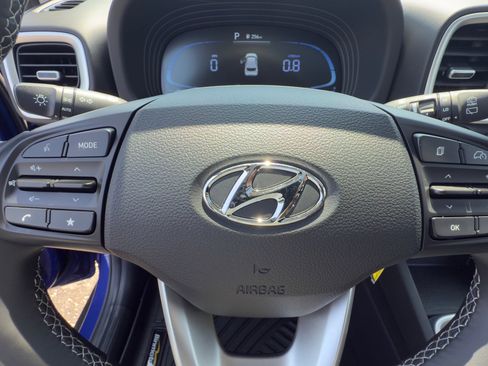 Used 2023 Hyundai Venue SEL w/ Cargo Package image 17