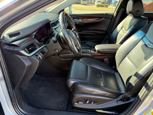 Used 2015 Cadillac XTS Luxury image 10