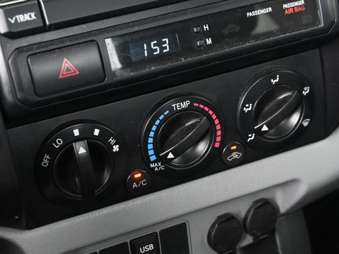 Used 2013 Toyota Tacoma 2WD Regular Cab image 16
