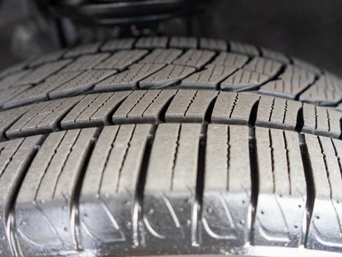 Used 2021 GMC Acadia Denali w/ GMC Pro Grade Package image 42