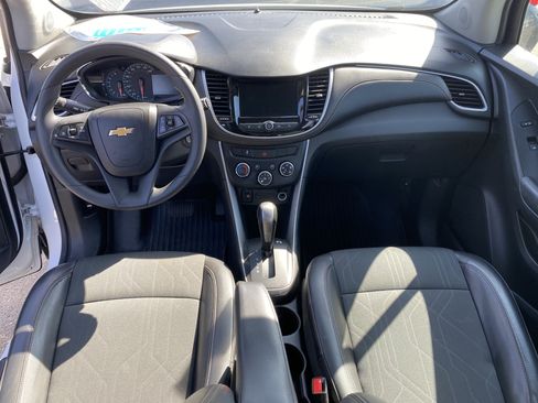 Used 2022 Chevrolet Trax LT FWD image 17