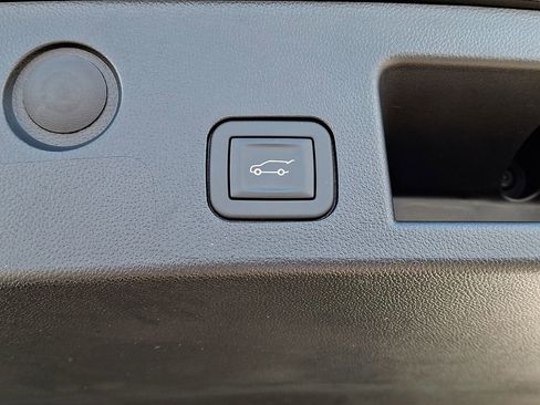 Used 2026 Chevrolet Equinox LT w/ Convenience Package II image 27