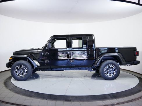 Used 2024 Jeep Gladiator Sport w/ Premium Package image 15