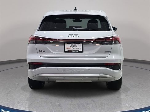 Certified 2024 Audi Q4 e-tron Prestige image 7