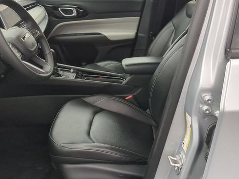 Used 2025 Jeep Compass Limited AWD/4WD image 15