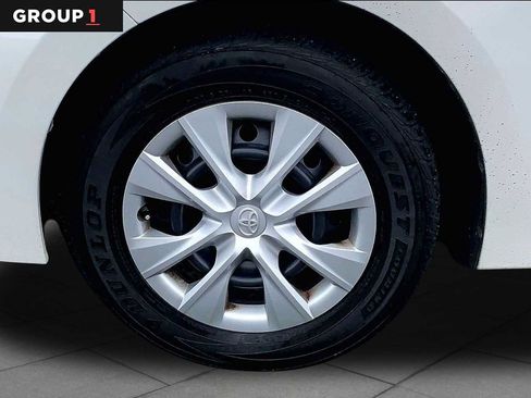 Certified 2018 Toyota Corolla LE FWD image 11
